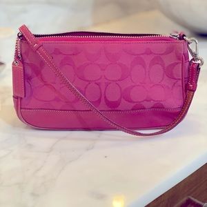 Y2K Coach shoulder bag in hot pink